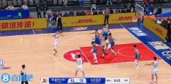 連續(xù)吃癟！克里斯先是籃下被李炎哲大帽&又被李炎哲生斷